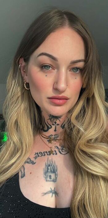 Full leaked Goth queen private onlyfans photo