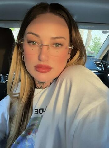 Full leaked Goth queen private onlyfans photo