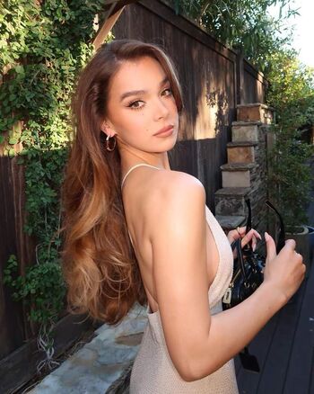 Full leaked Hailee steinfeld private onlyfans photo