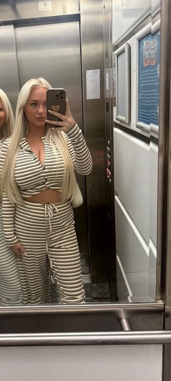 Full leaked Little blonde private onlyfans photo
