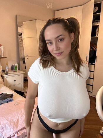 Full leaked Mia sophie private onlyfans photo