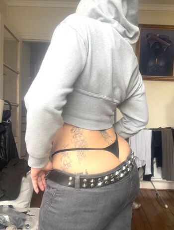 Full leaked Mmmrian private onlyfans photo